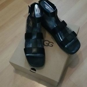 UGG Eeba Black gladiator sandals Sz 11/42